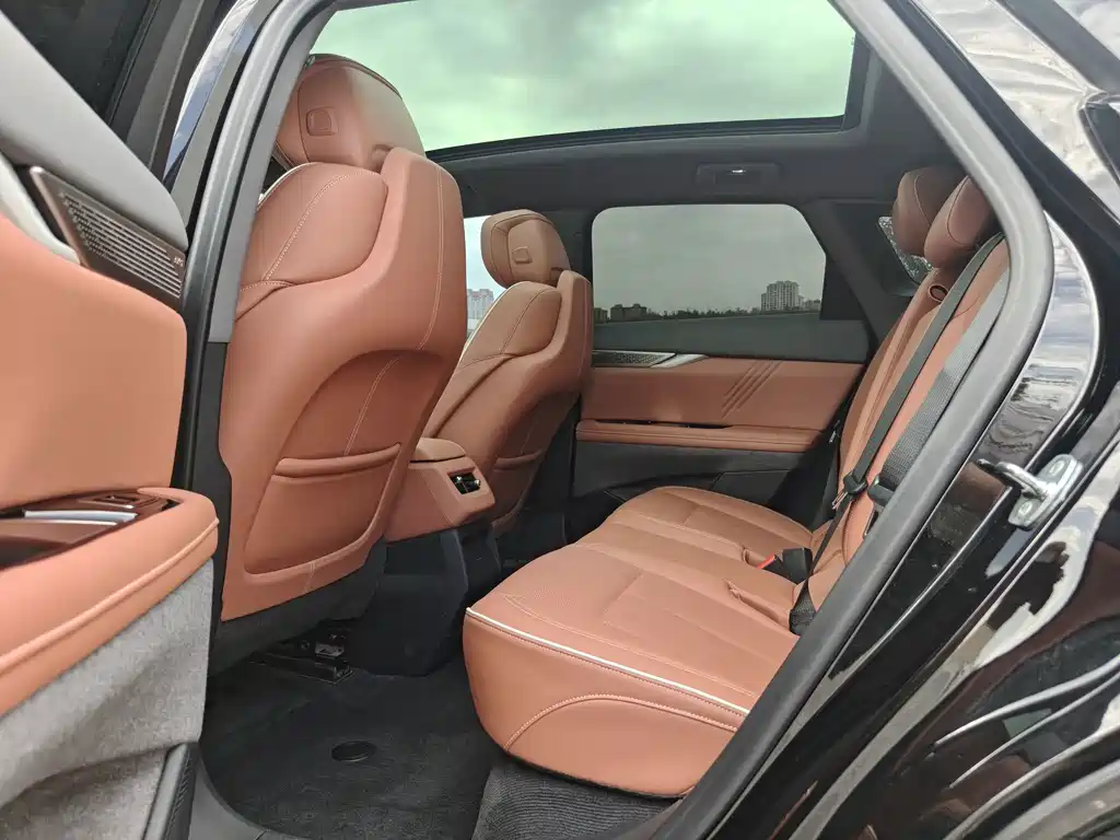 Cadillac IQ — миниатюра 5