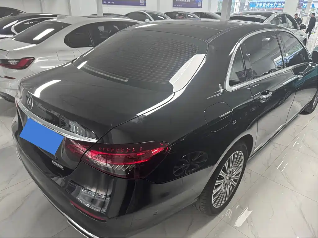 Mercedes-Benz E-Class — миниатюра 14