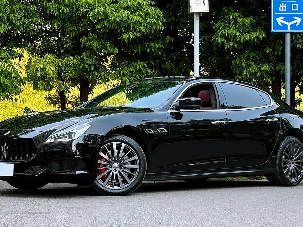 Купить Maserati Quattroporte