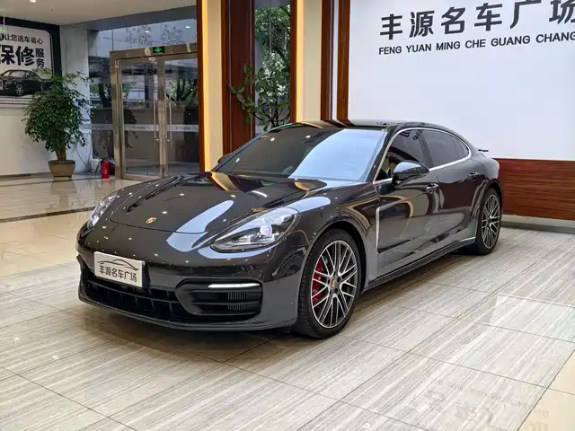 PORSCHE PANAMERA 2022