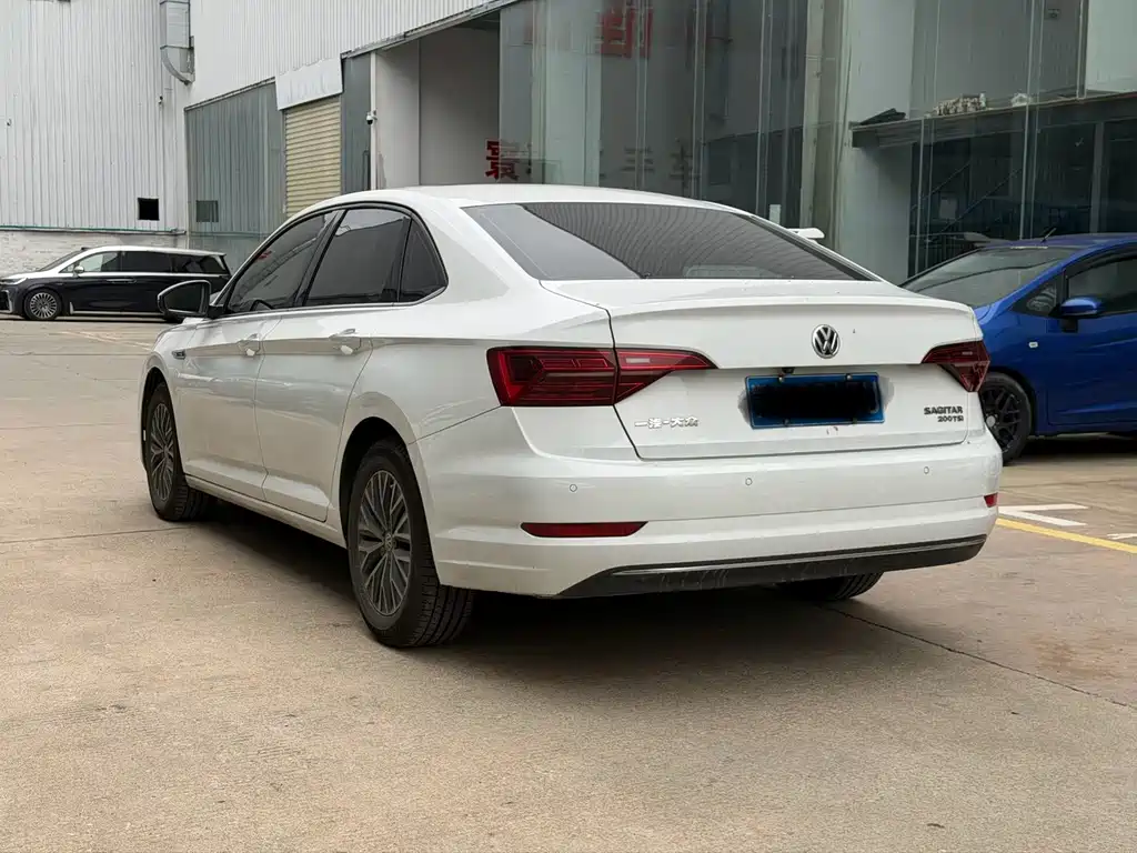 Volkswagen Sagitar — миниатюра 7