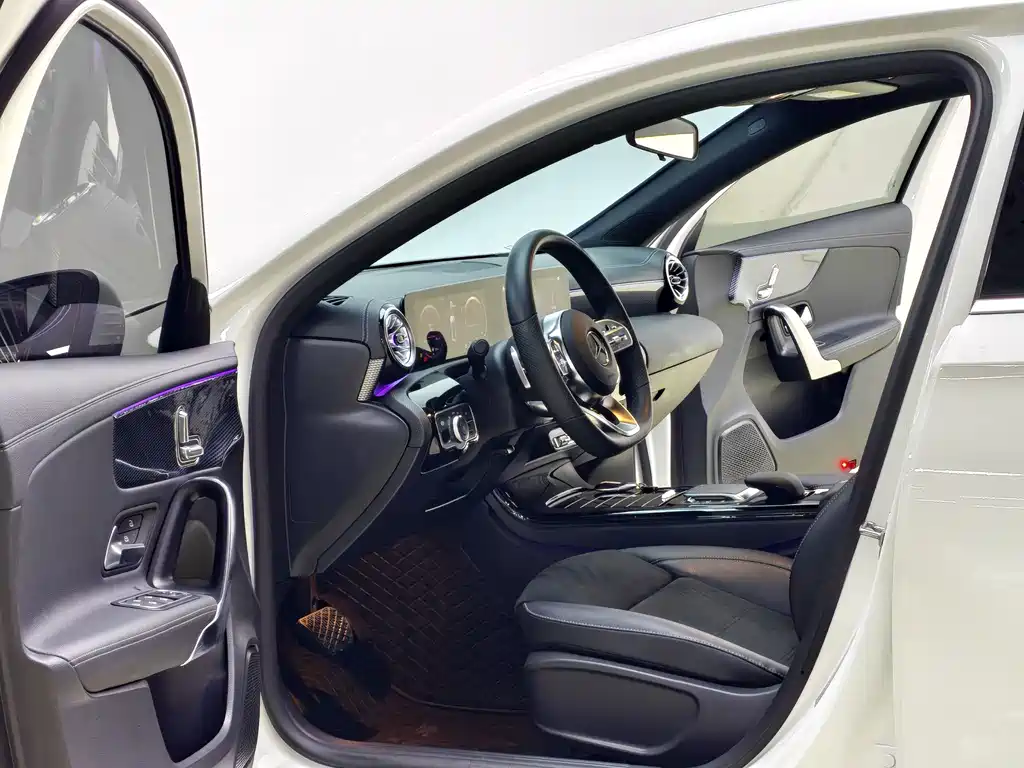 Mercedes-Benz A-Class — миниатюра 8