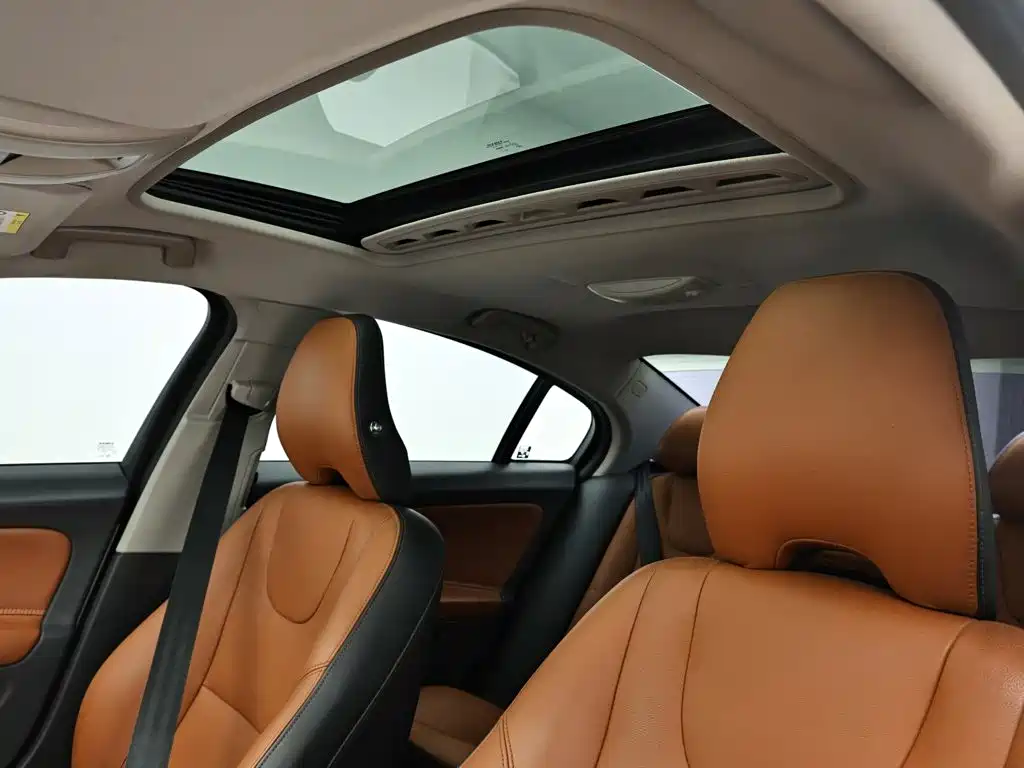 Volvo S60 — миниатюра 13