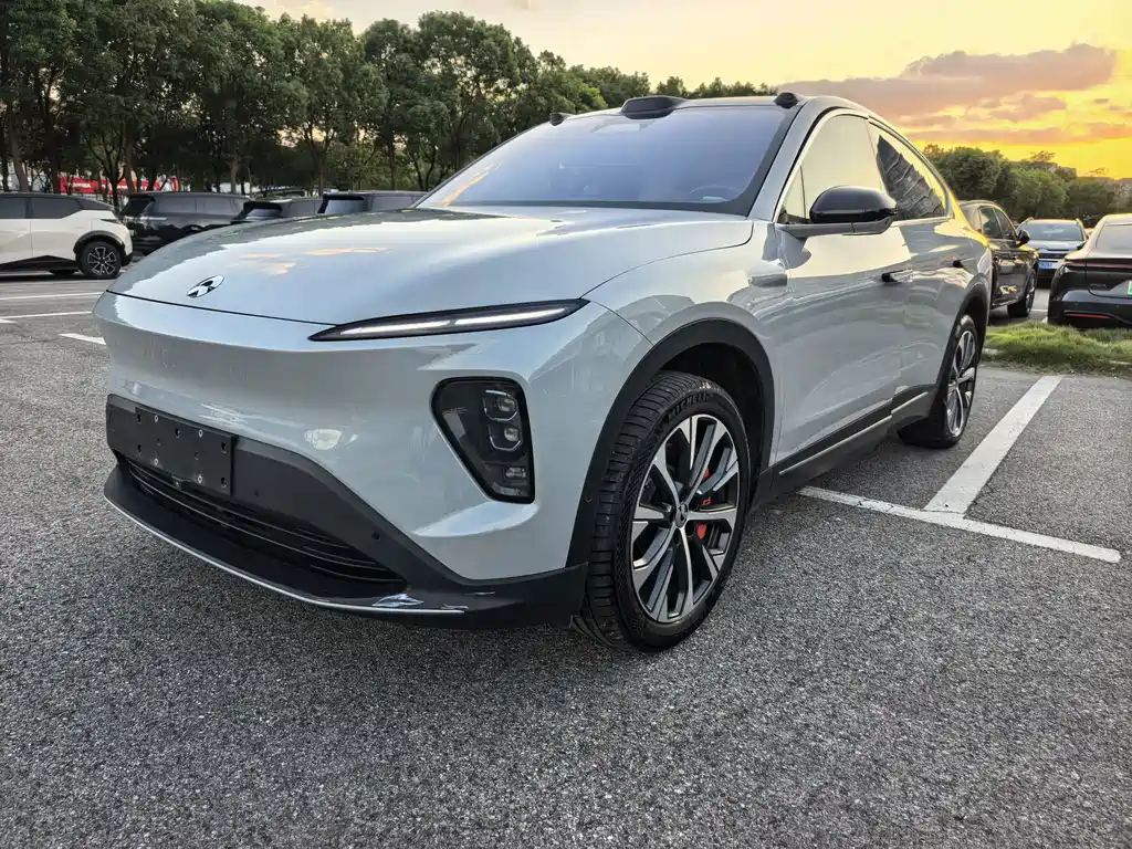NIO EC7