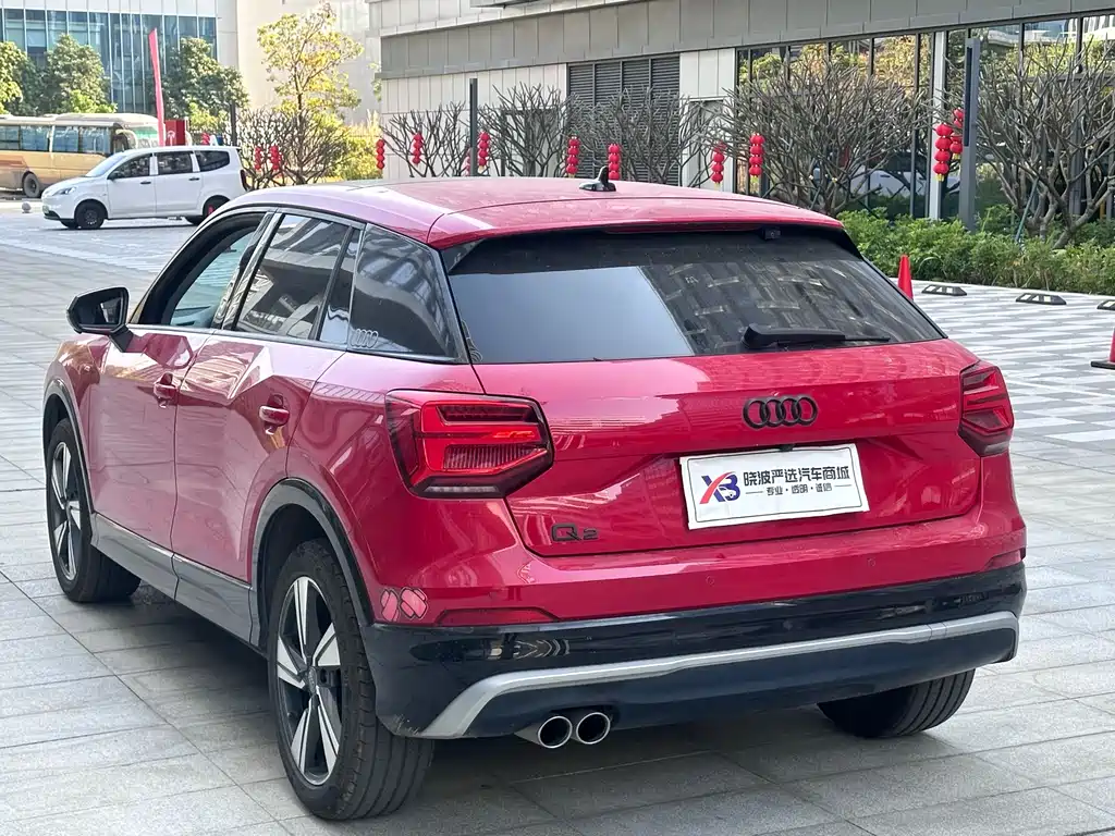 AUDI Q2L