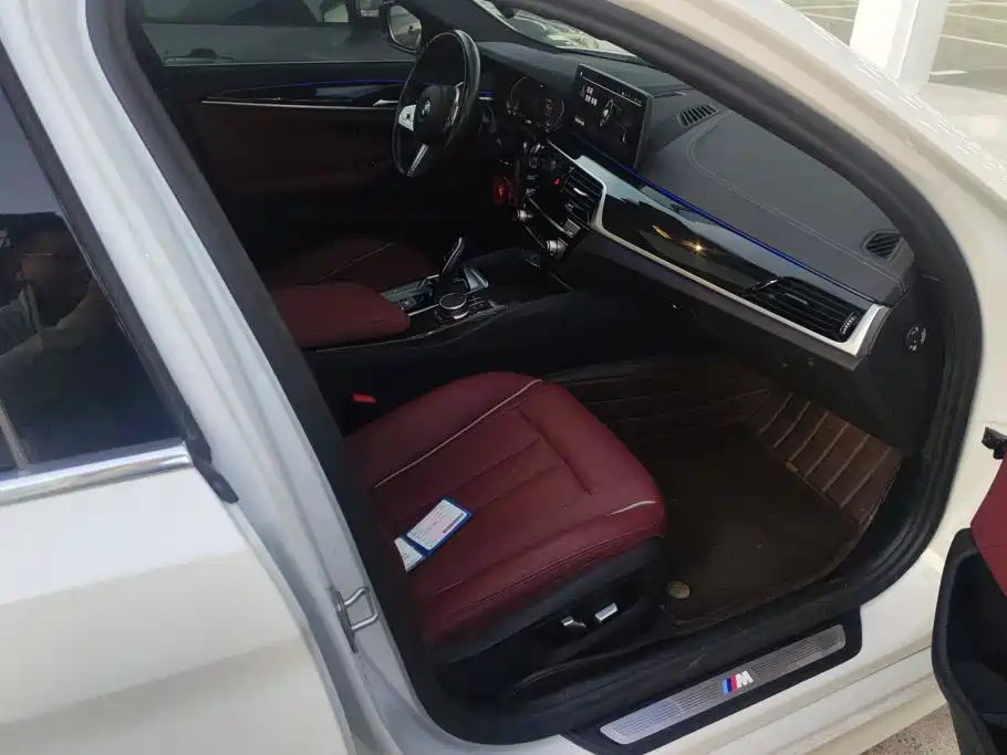 BMW 5 Series — миниатюра 8