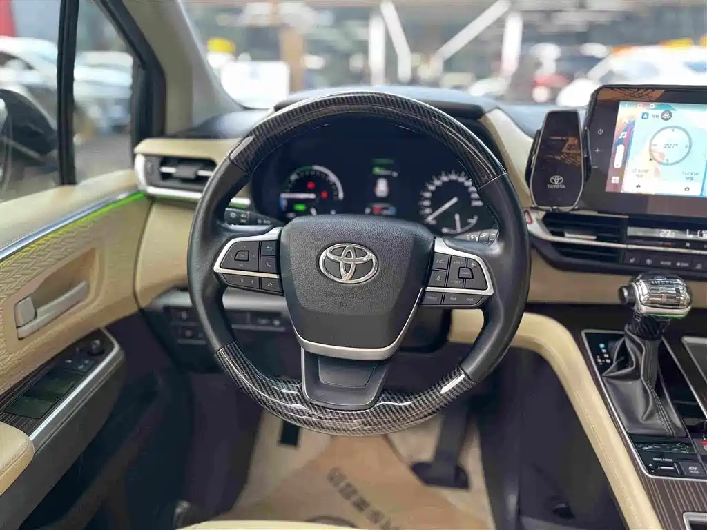 Toyota Sienna — миниатюра 11
