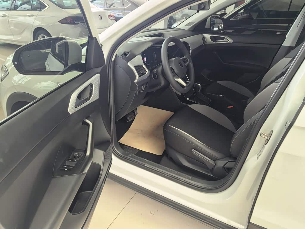 Volkswagen Tanying 1.2 л 2025 г. Белый, пробег 7500 км