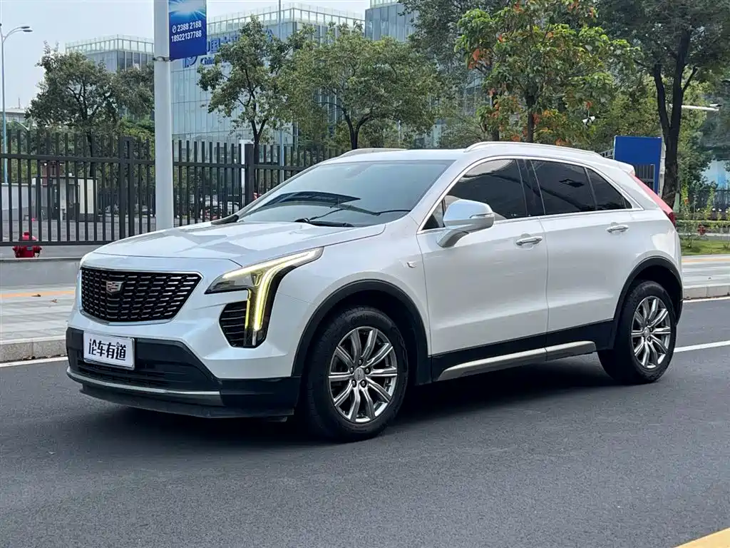 CADILLAC XT4