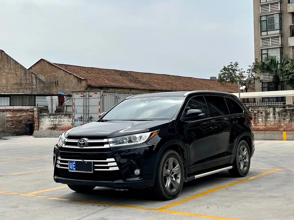 TOYOTA HIGHLANDER