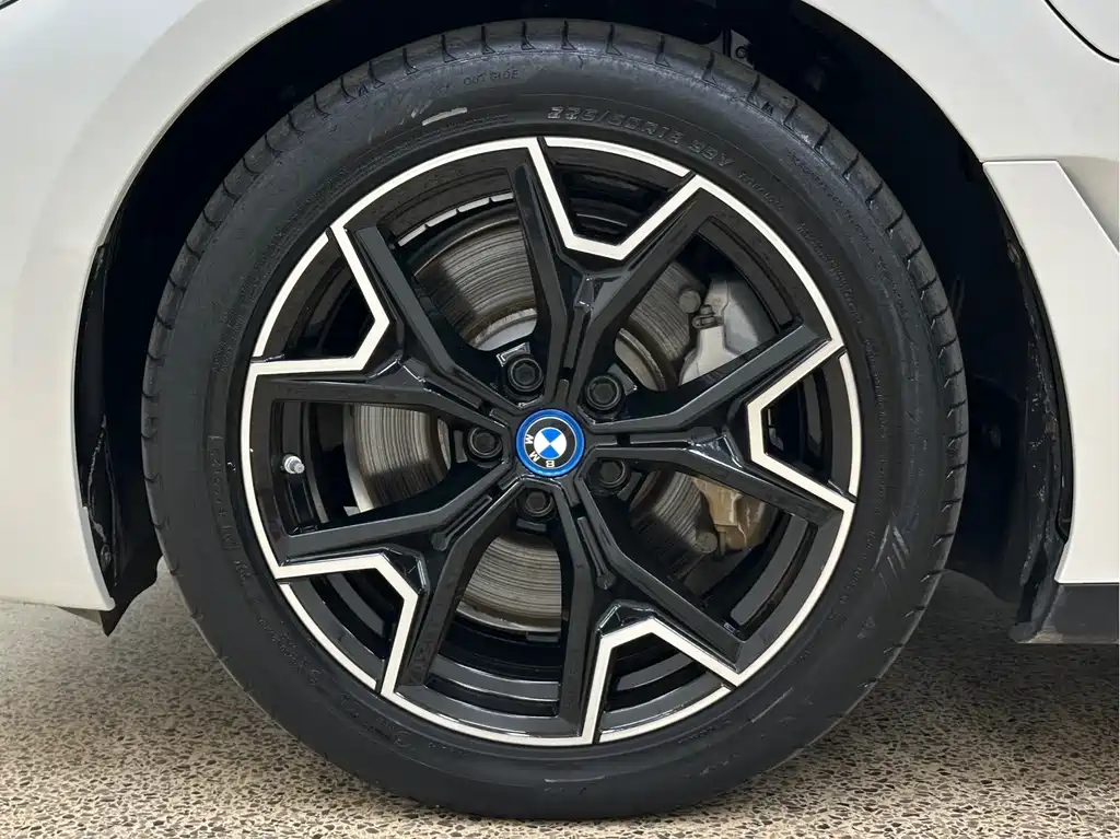 BMW i3 — миниатюра 10