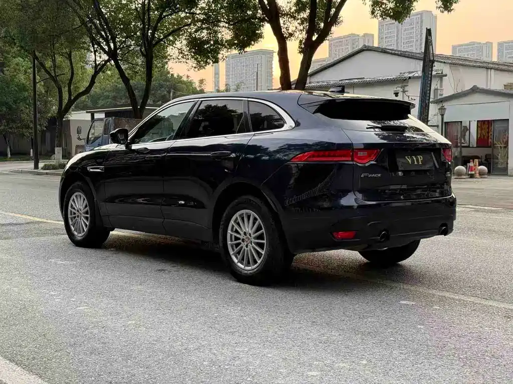Jaguar F-Pace 2018 2.0T R-Sport Sport