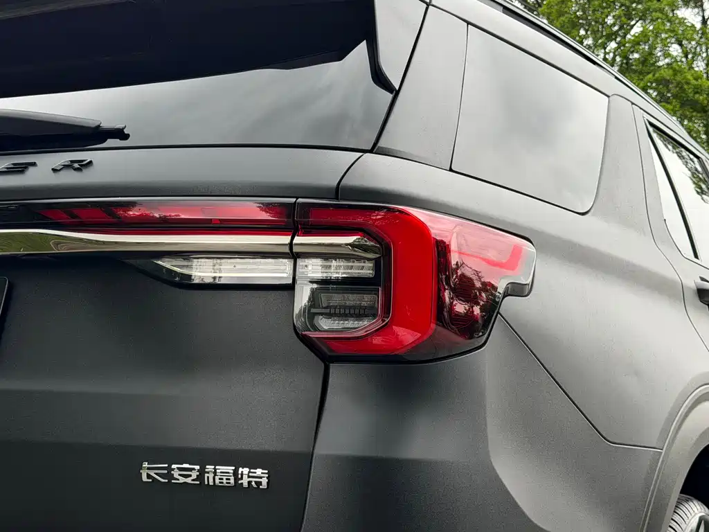 Ford Explorer — миниатюра 24
