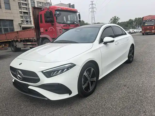 MERCEDES-BENZ  A CLASS 2023
