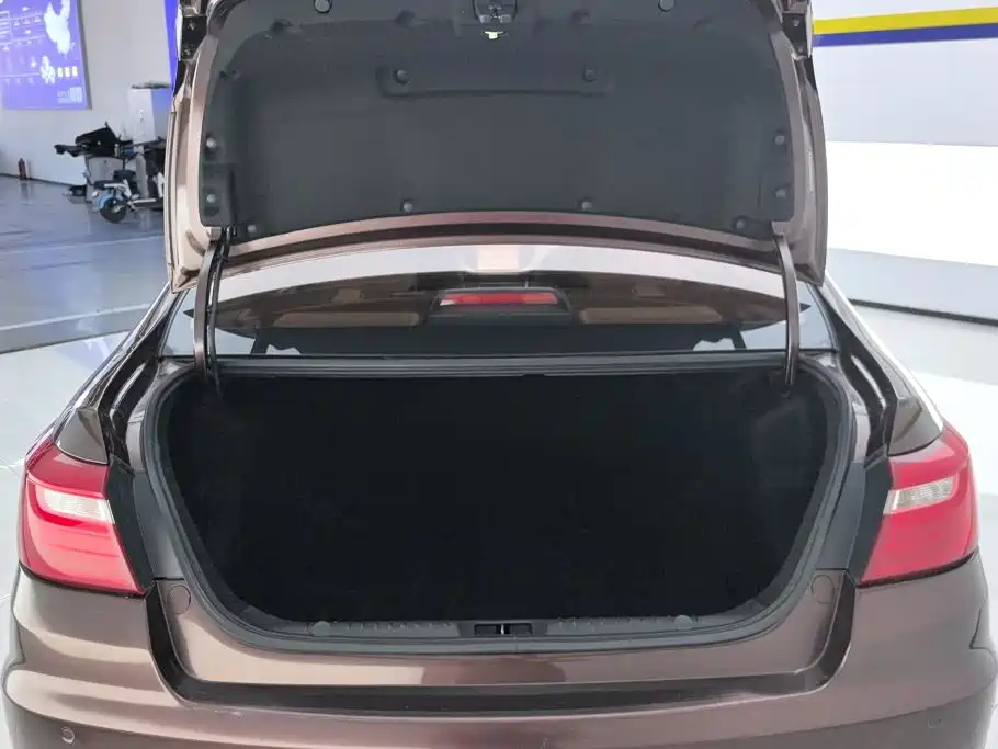 Geely Vision — миниатюра 4