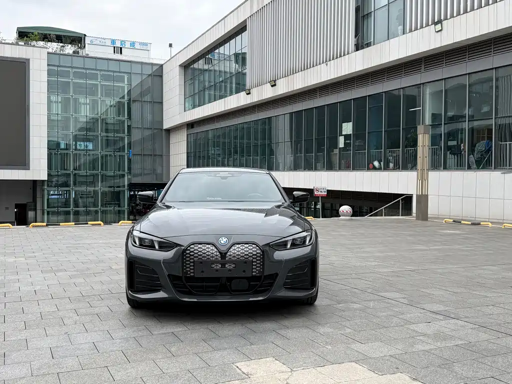 BMW i4 — миниатюра 3