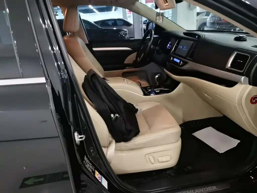 Toyota Highlander — миниатюра 25