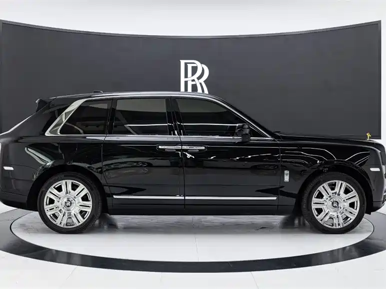 Rolls-Royce Cullinan 2018 мест