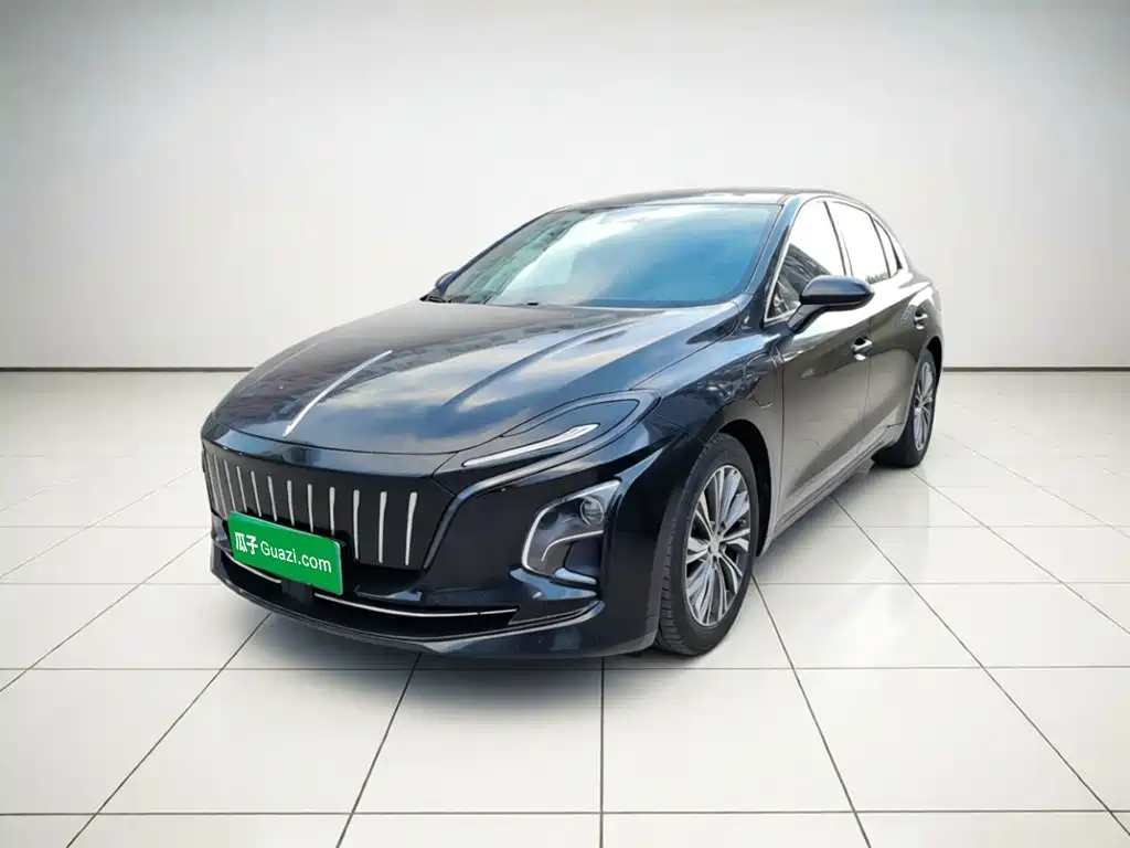 Hongqi E-QM5