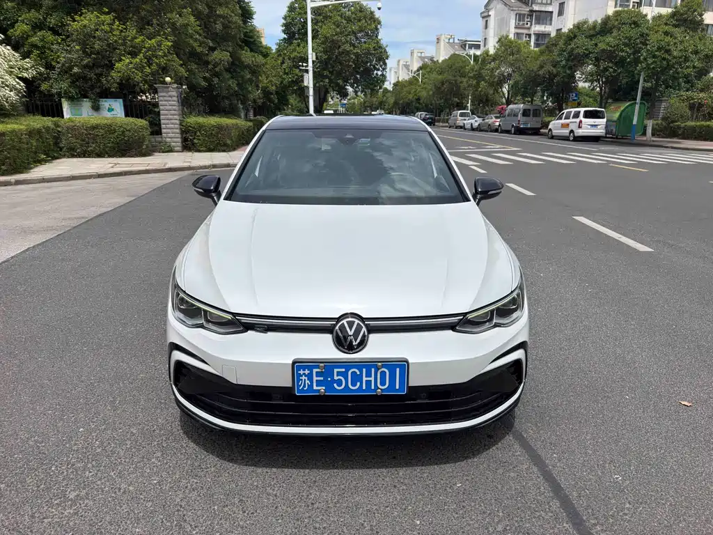 Volkswagen Golf 2021