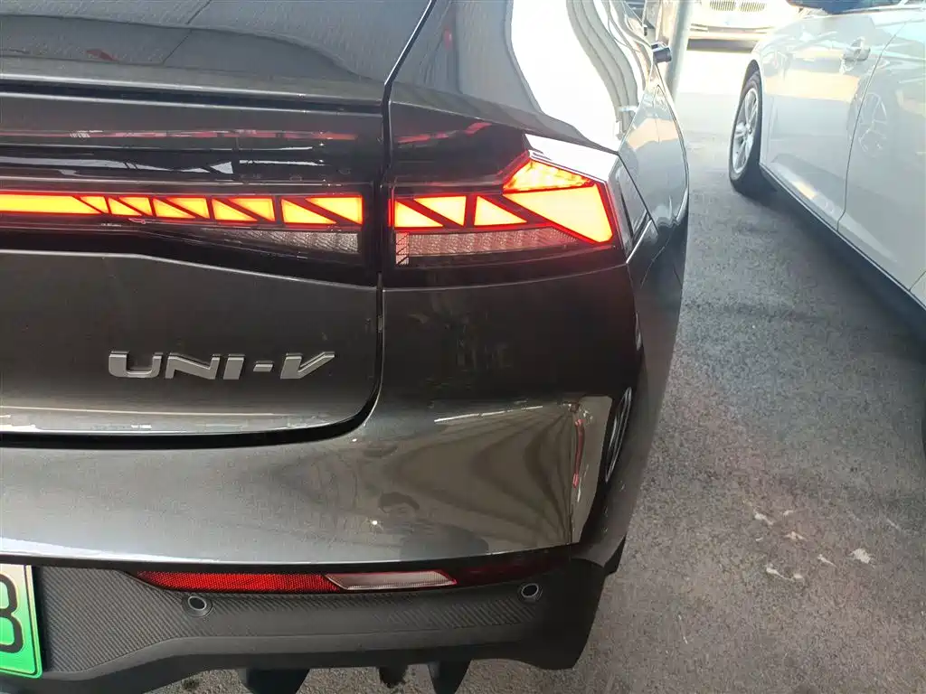 Changan UNI-V iDD 2024 iDD 136km