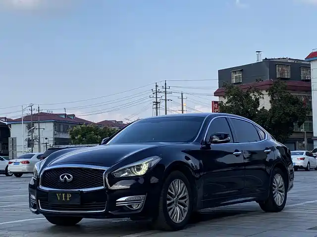 infiniti q70