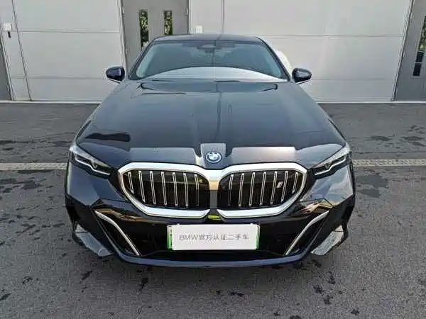BMW i5 — миниатюра 3