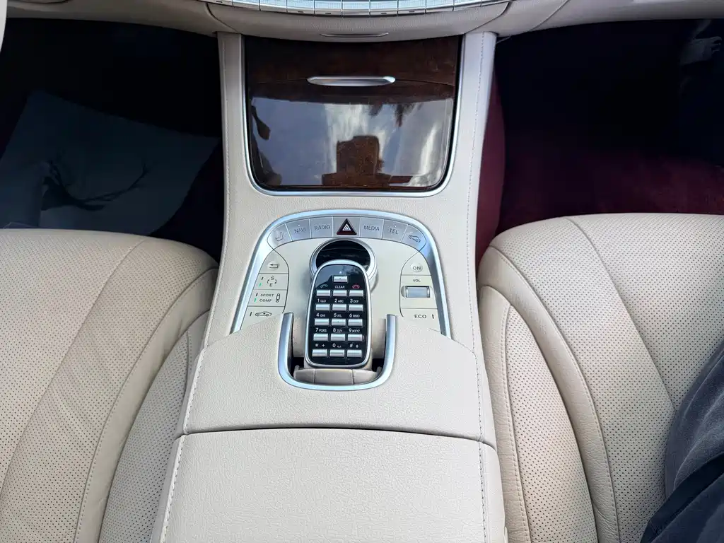 Mercedes-Benz S-Class — миниатюра 12