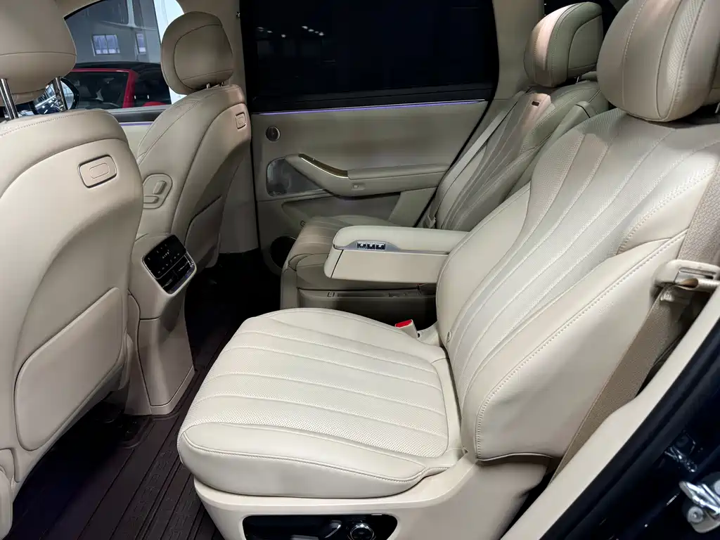 AITO ASK THE WORLD M7