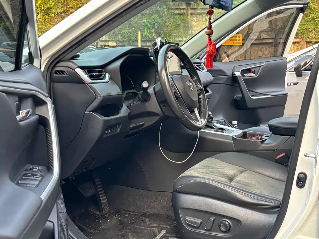 TOYOTA RAV4 RONGFANG