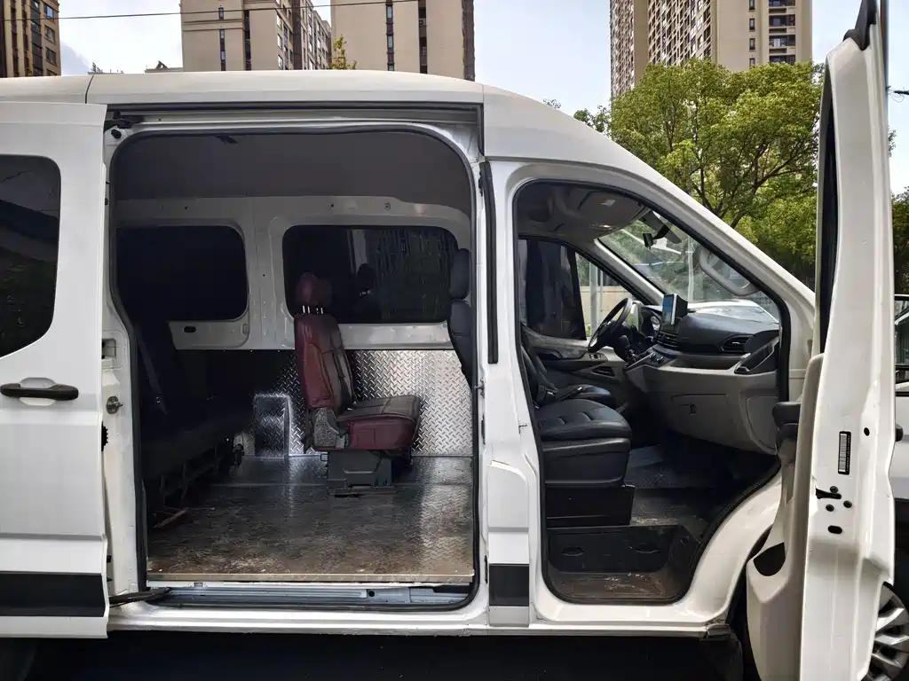 Maxus V90 — миниатюра 7