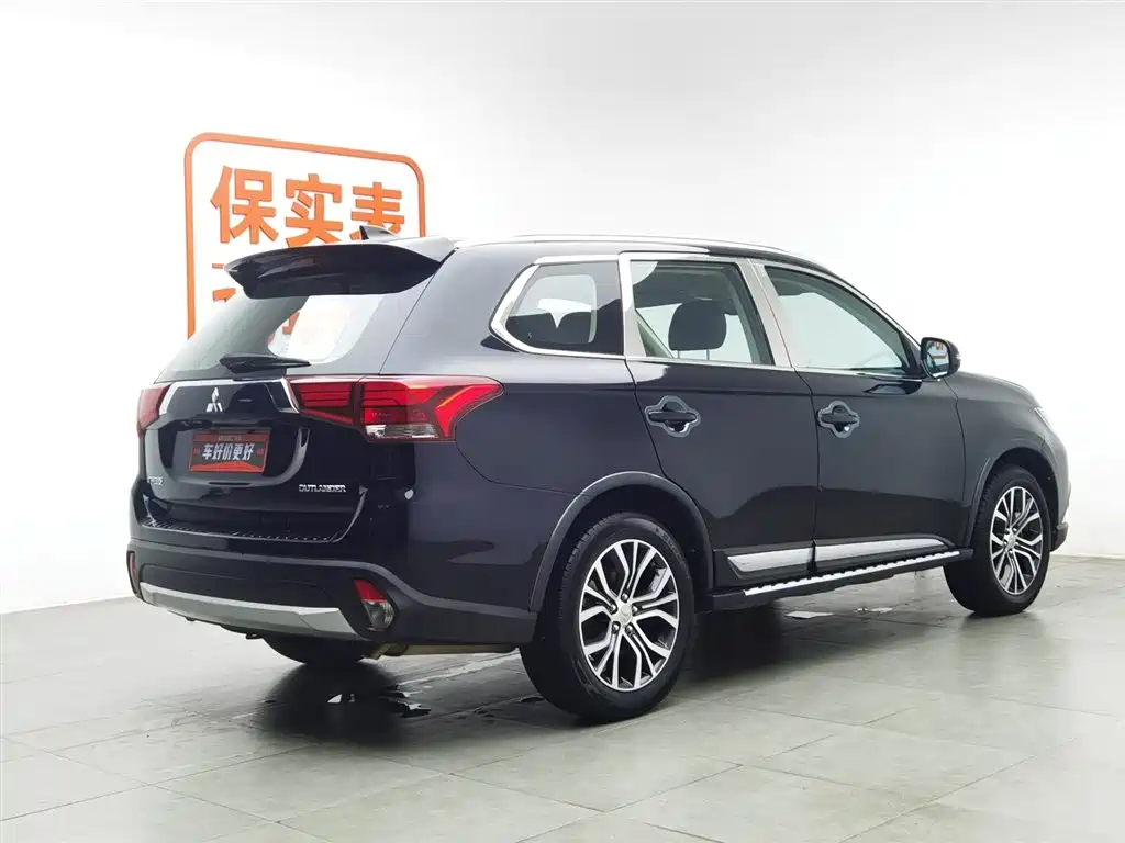 MITSUBISHI OUTLANDER