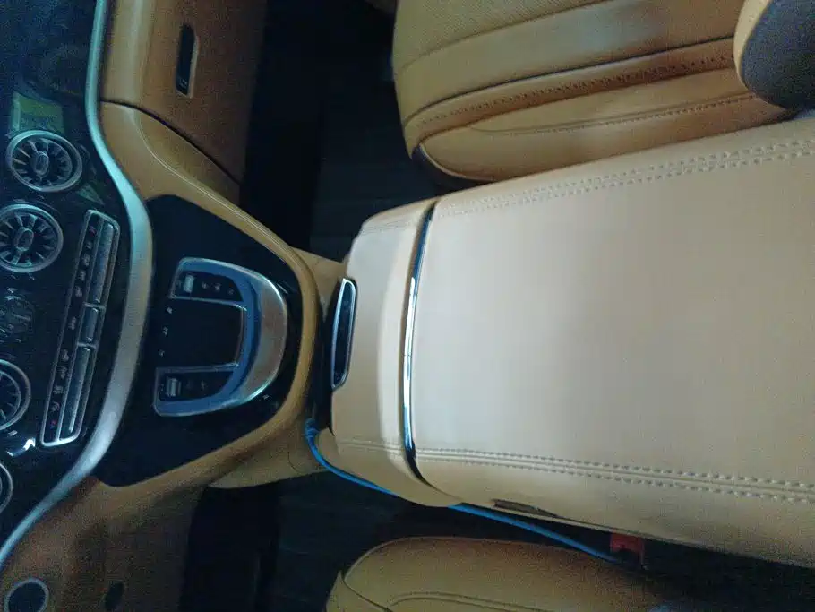 Mercedes-Benz Vito — миниатюра 16