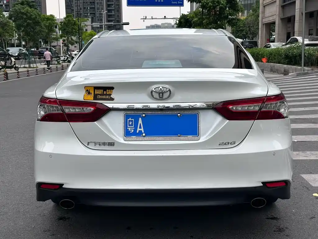 TOYOTA CAMRY