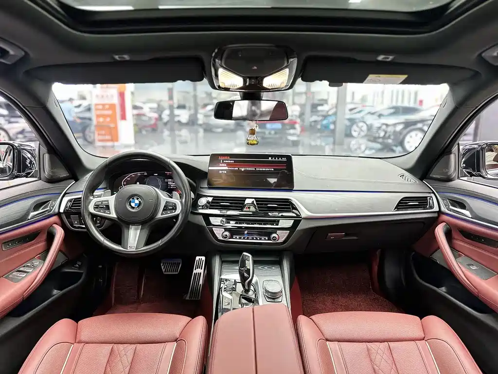BMW 5 Series — миниатюра 7