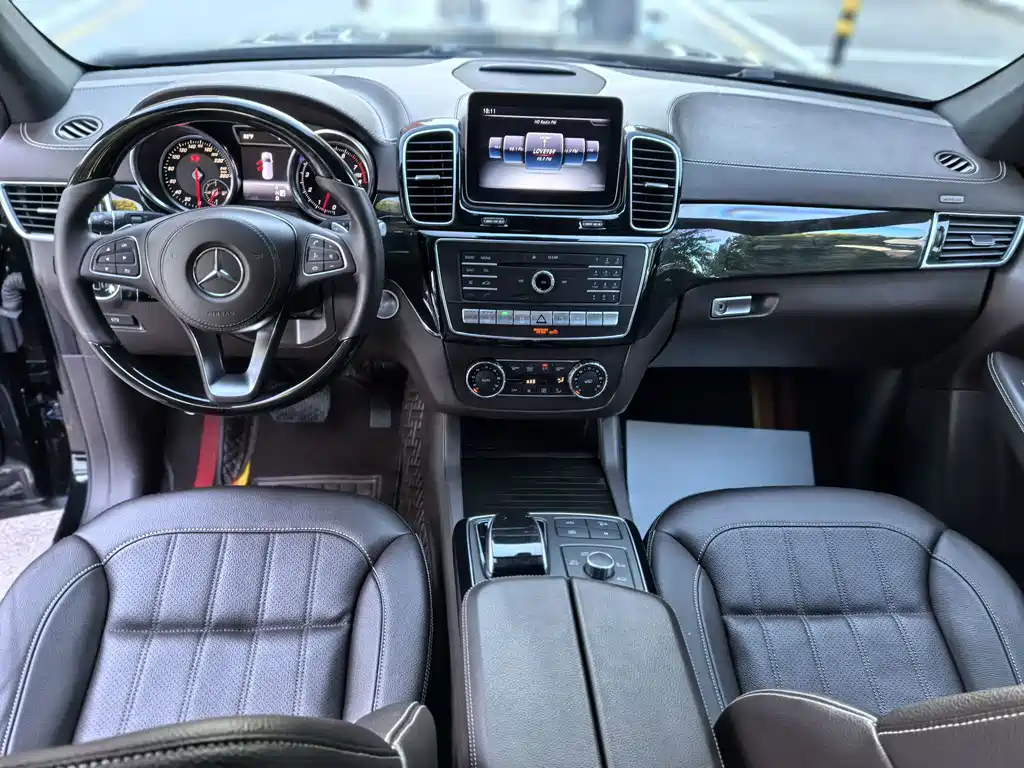 Mercedes-Benz GLS — миниатюра 11