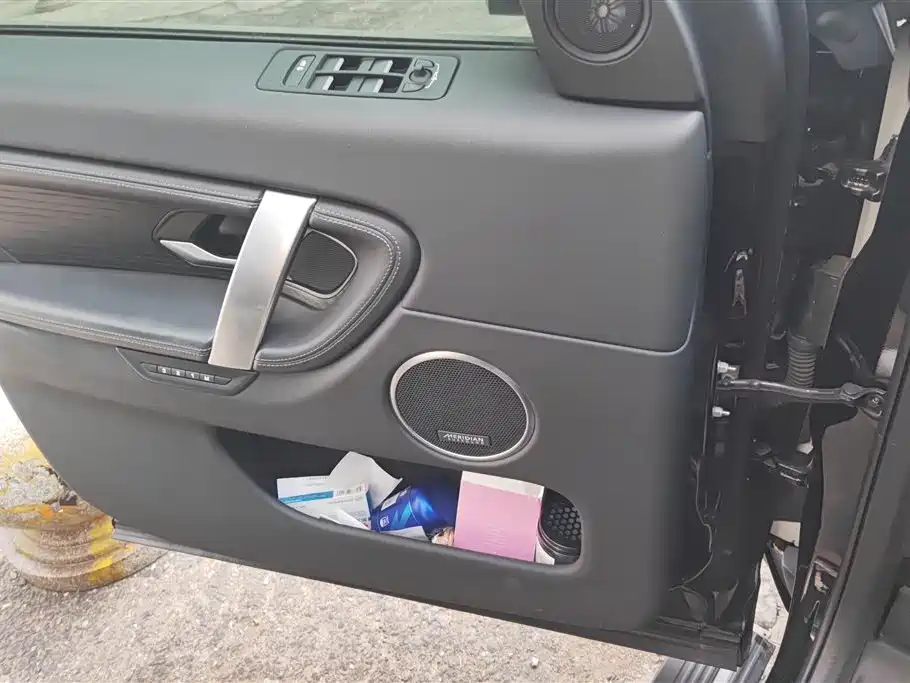 LAND ROVER DISCOVER SPORTS