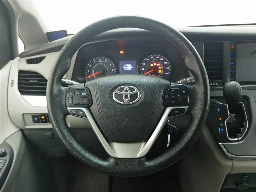 TOYOTA SIENNA