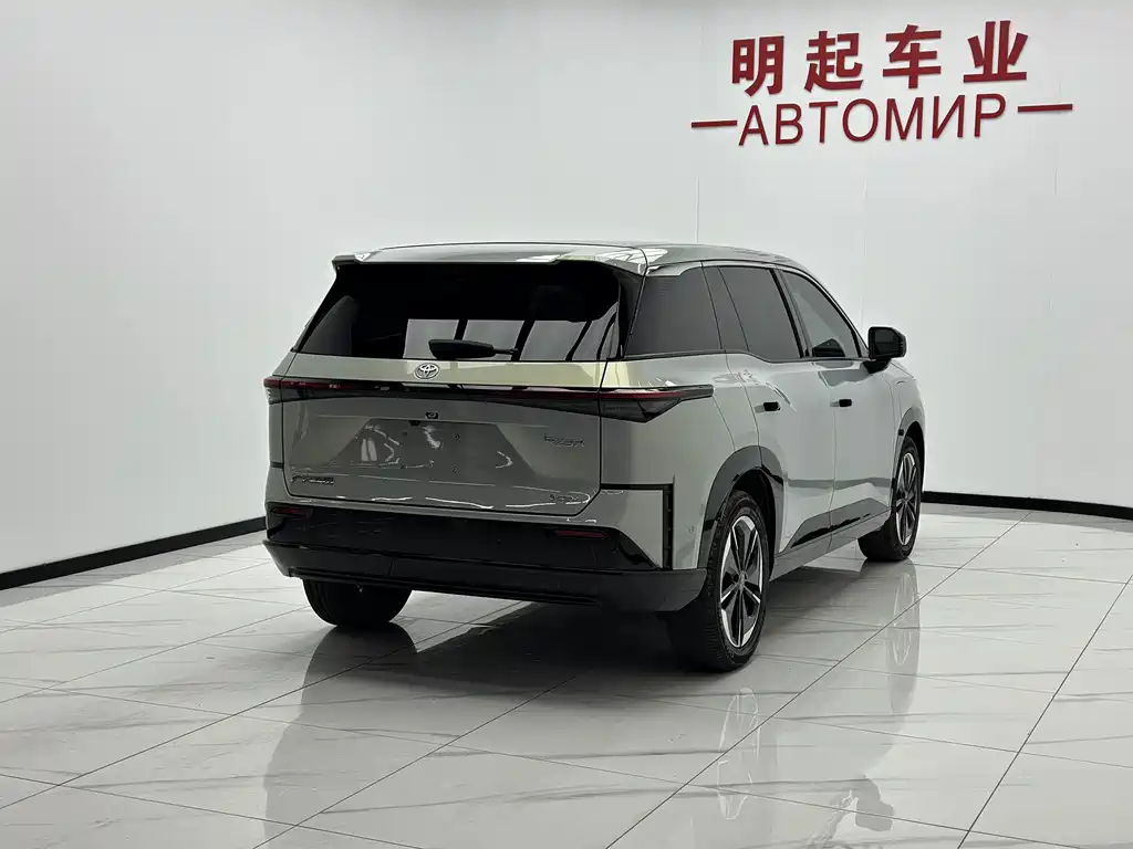 Toyota bZ3X - фото 9