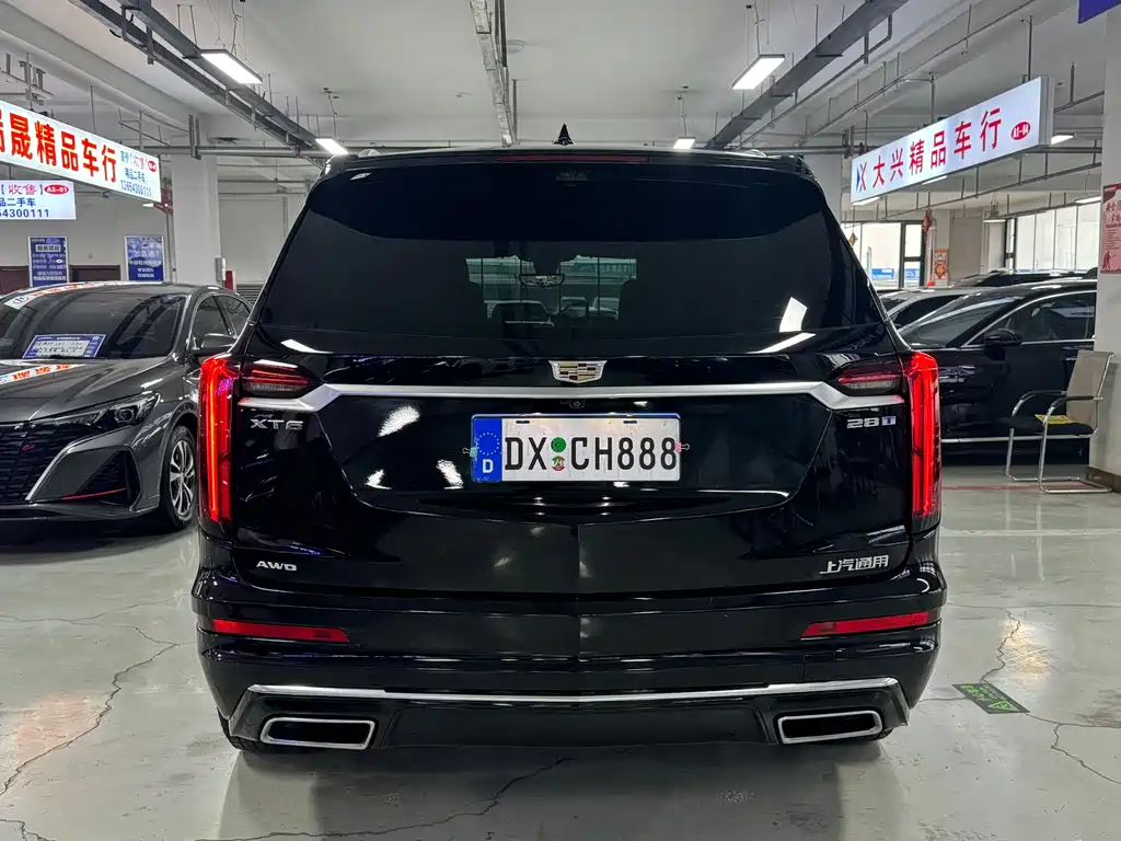 CADILLAC XT6