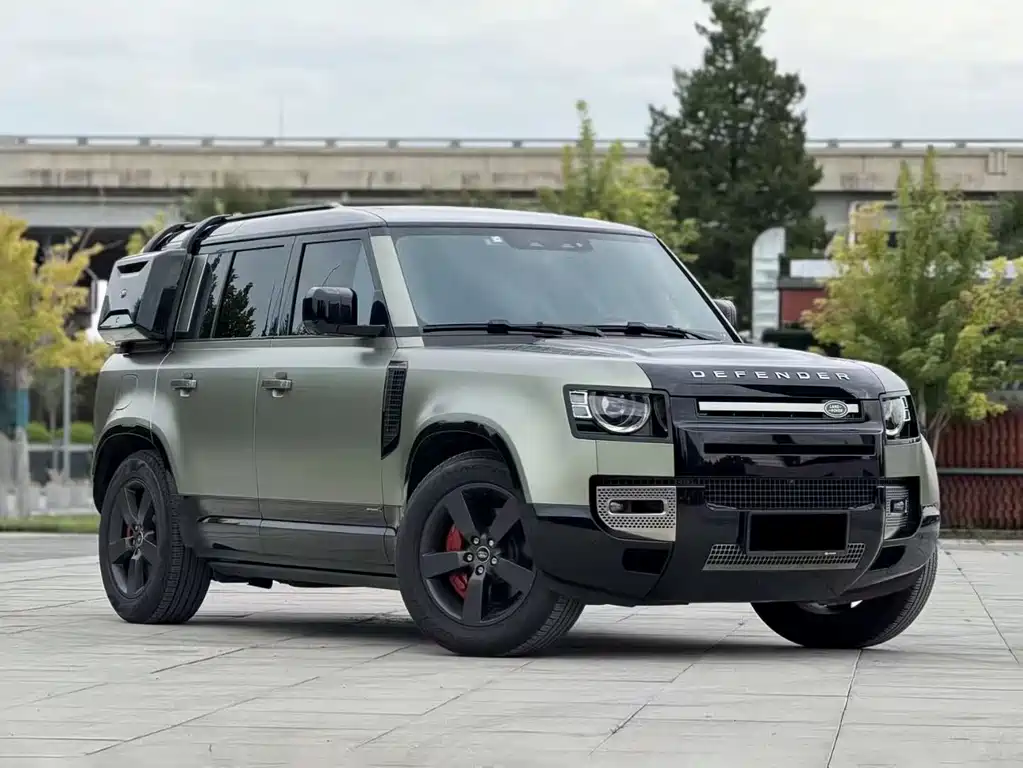 LAND ROVER  DEFENDER