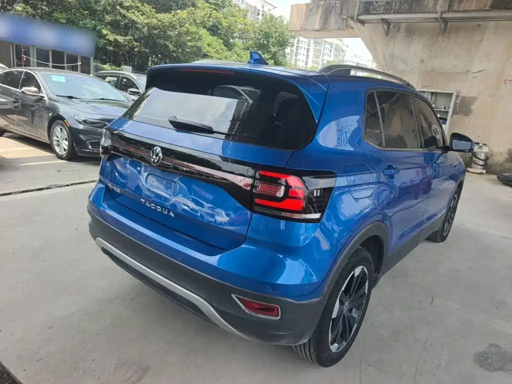 Volkswagen Tacqua 2020 1.5L AT