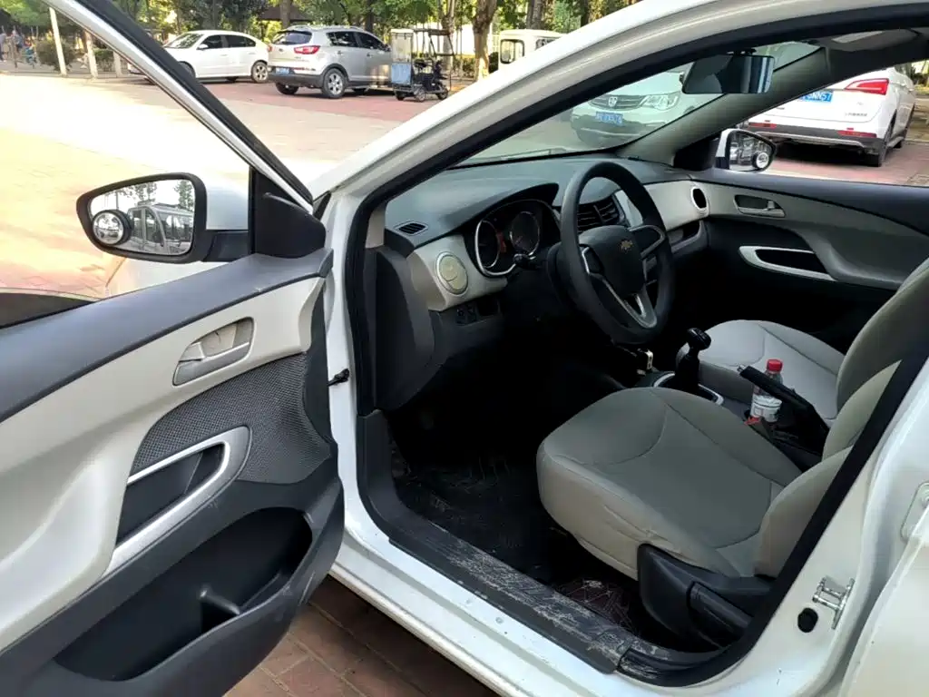 Chevrolet Sail — миниатюра 16