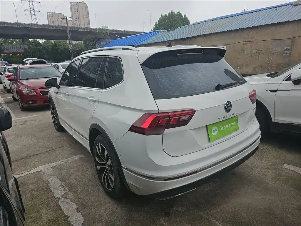Volkswagen Tiguan L L 2021 330TSI AT R-Line Flagship