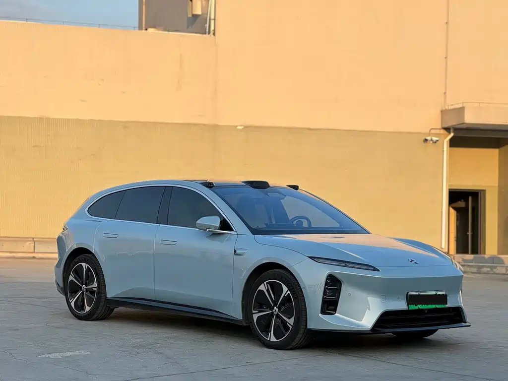 NIO NIO ET5T