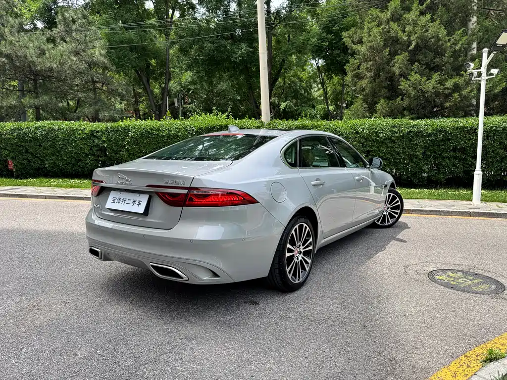 Jaguar XFL 2025 2.0T P250 Premium Luxury