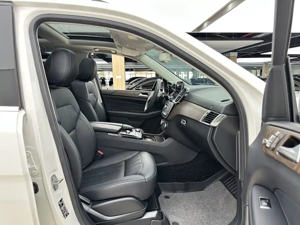 Mercedes-Benz GLE (Import) — миниатюра 6