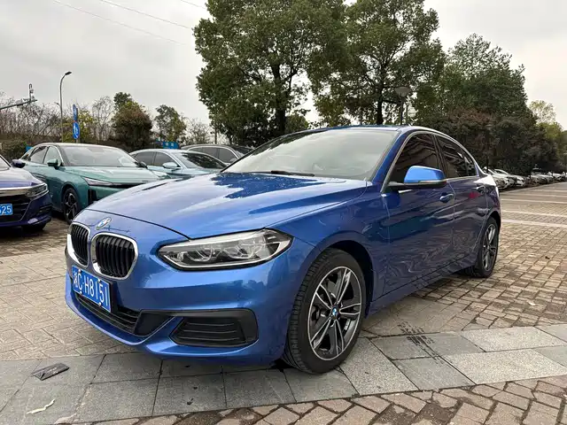 BMW 1 SERIES