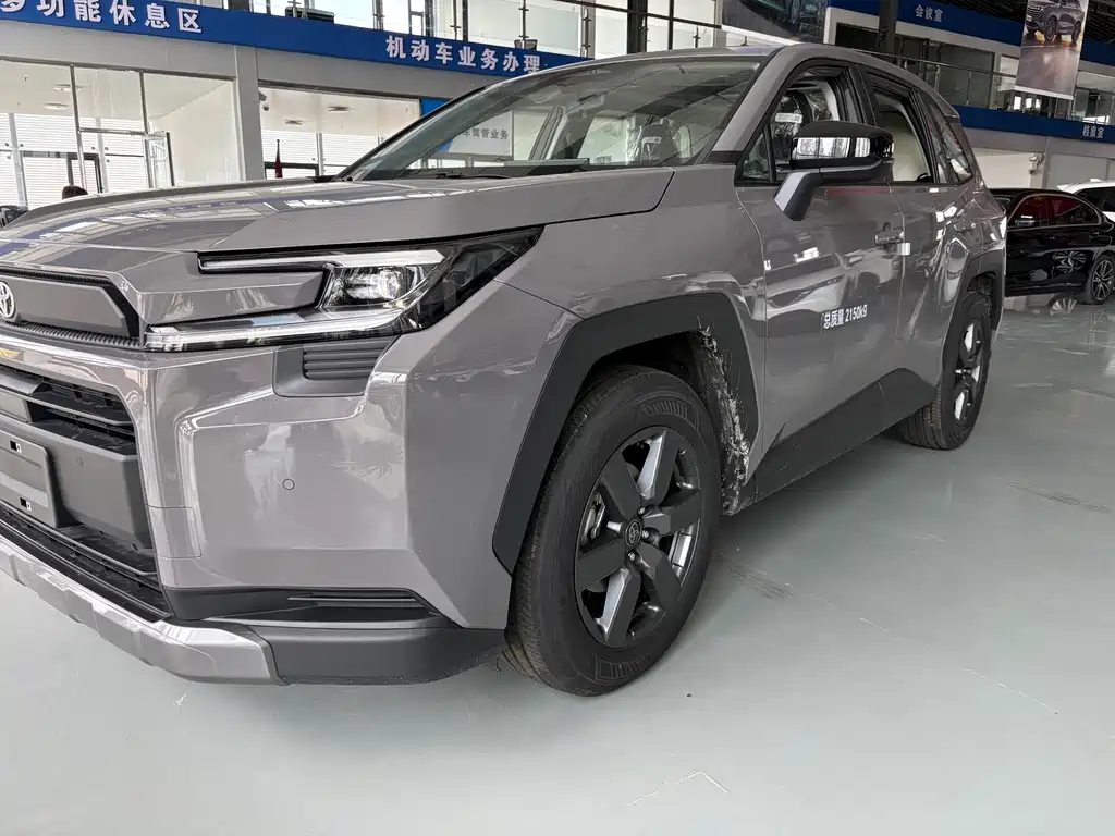 Toyota RAV4 2026 2.0L Luxury