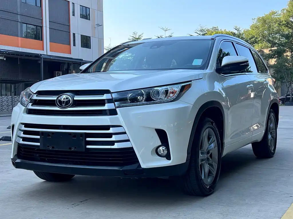 TOYOTA HIGHLANDER